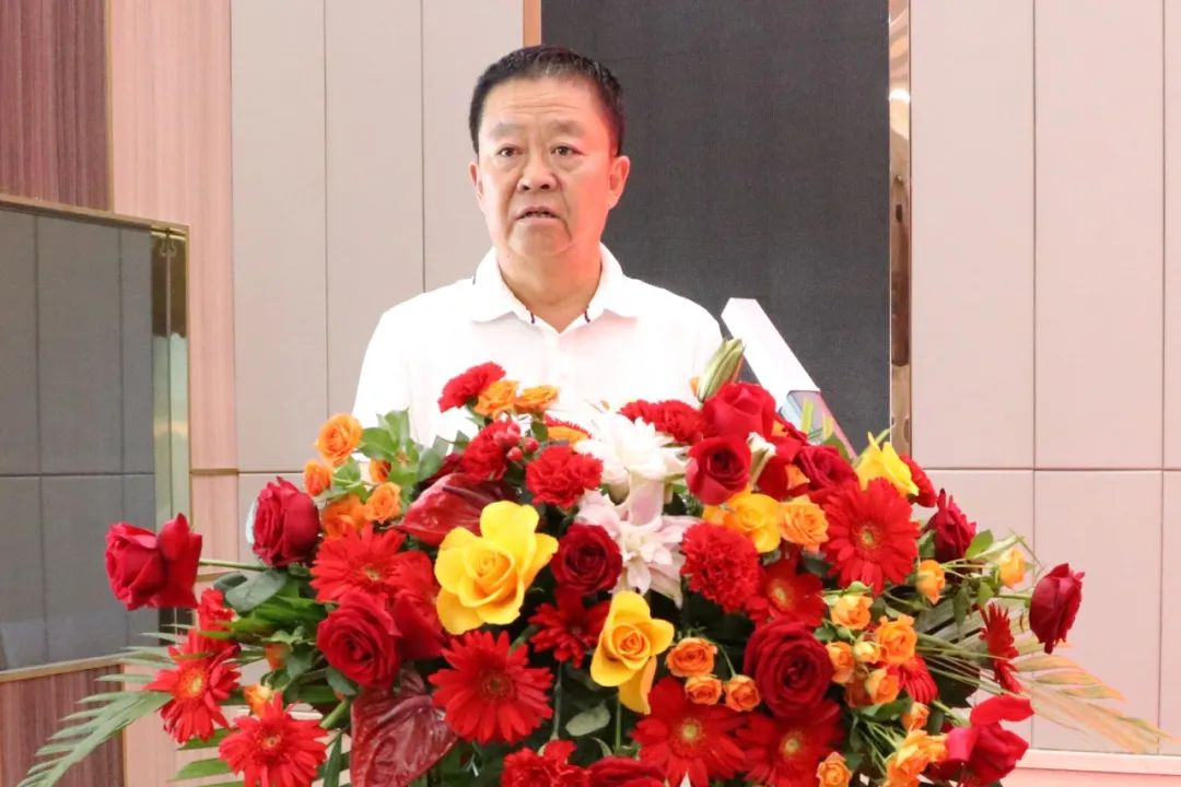 5、张卫东理事会报告.jpg