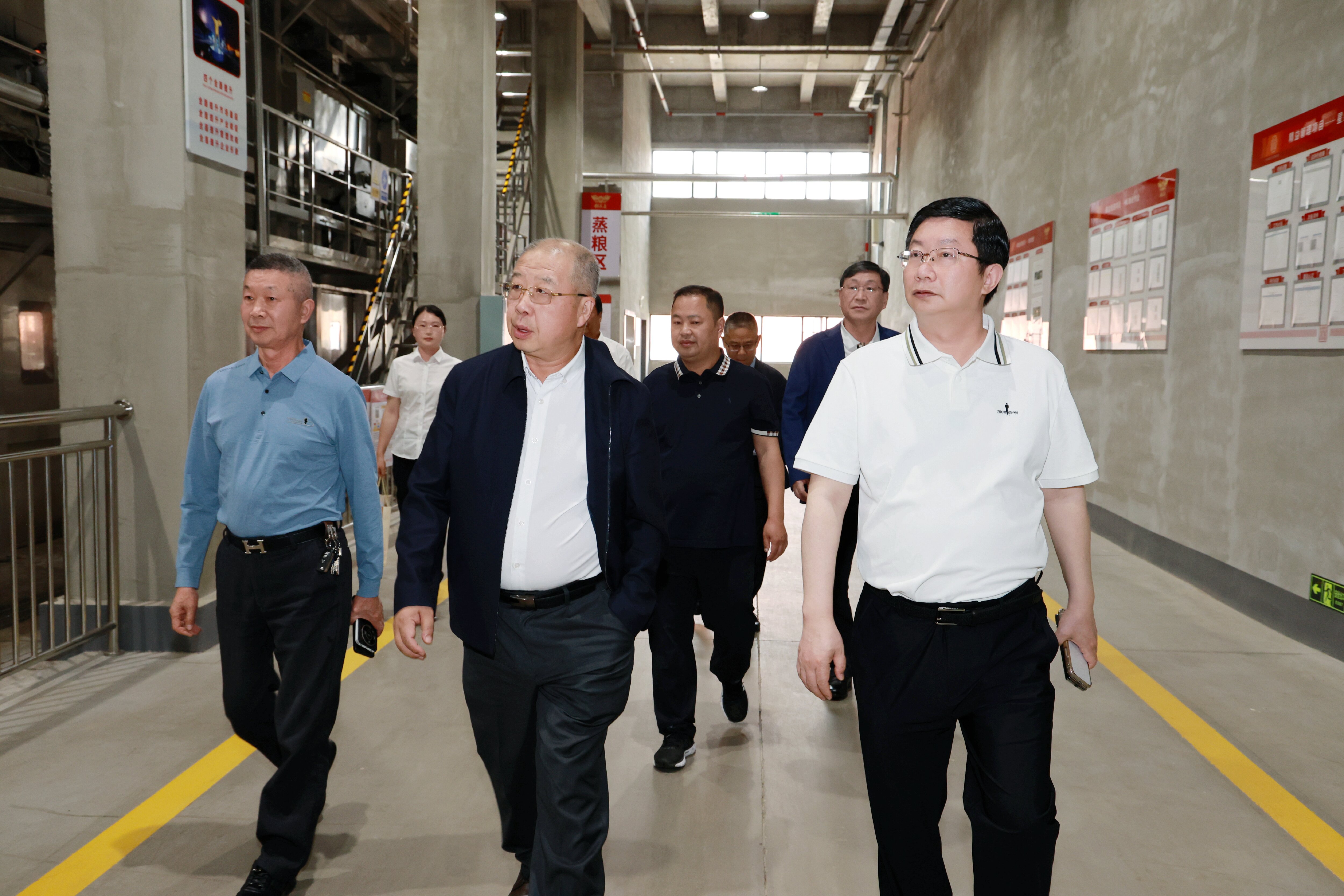 中国食品工业协会副会长兼秘书长马勇考察稻花香