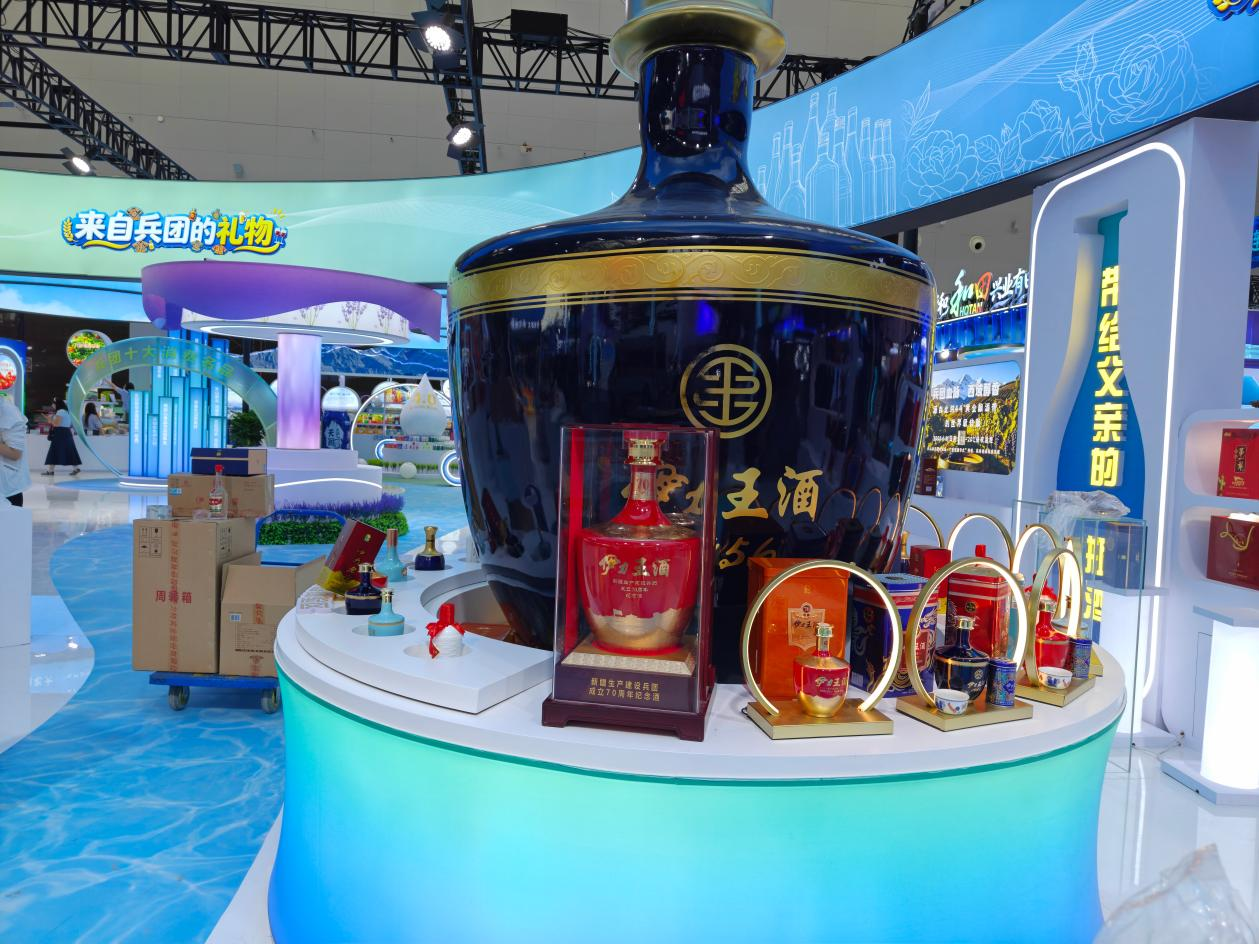 伊力特九赴亚欧博览会，从“英雄名片”到丝路酒香的文化远征