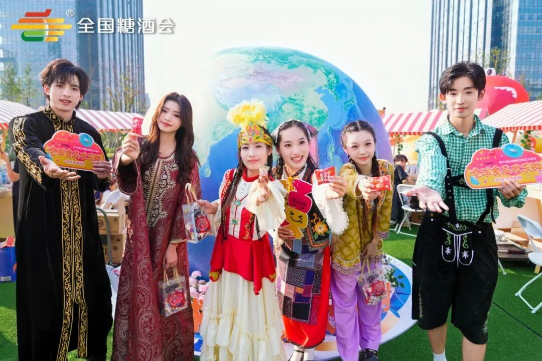 太“甜”了！全世界都来南京这块草坪“办婚礼”